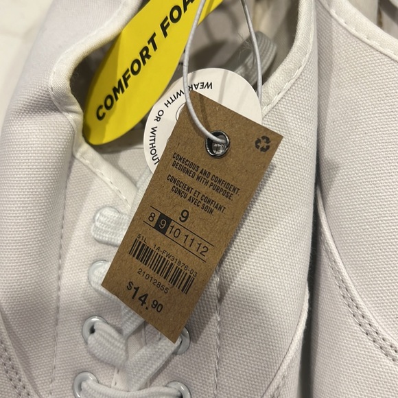 BNWT white casual shoes Men’s 9/Women’s 10.5 - Picture 3 of 3